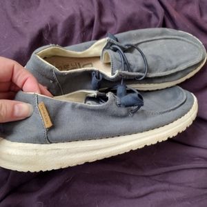 Women's Size 7 Navy Hey Dudes